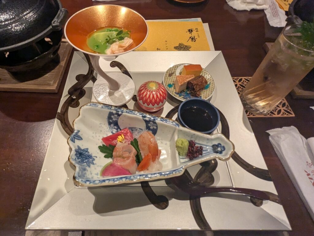 日本料理「華暦」の春らしい新鮮なお刺身 / Fresh and seasonal Japanese sashimi at Hanagoyomi restaurant.