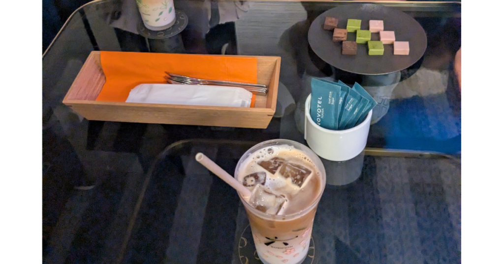 館内利用券で楽しんだ美味しいドリンクとチョコレート「ノボテル奈良」 (Delicious drinks and chocolate enjoyed with facility vouchers at Novotel Nara)