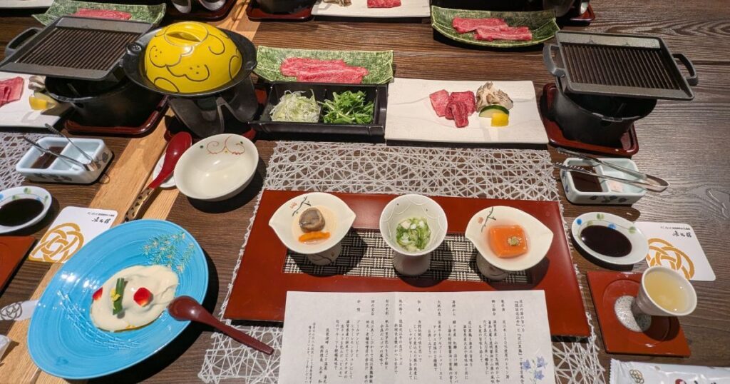 湯元館の夕食『認証近江牛』と『近江黒鶏』で食す京風会席のお品書き・献立表 (Dinner menu of Omi beef and Omi Kurodori Kaiseki course at Yumotokan)
